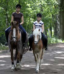 Val&eacute;rie op Lipton en Isabelle op Blesje